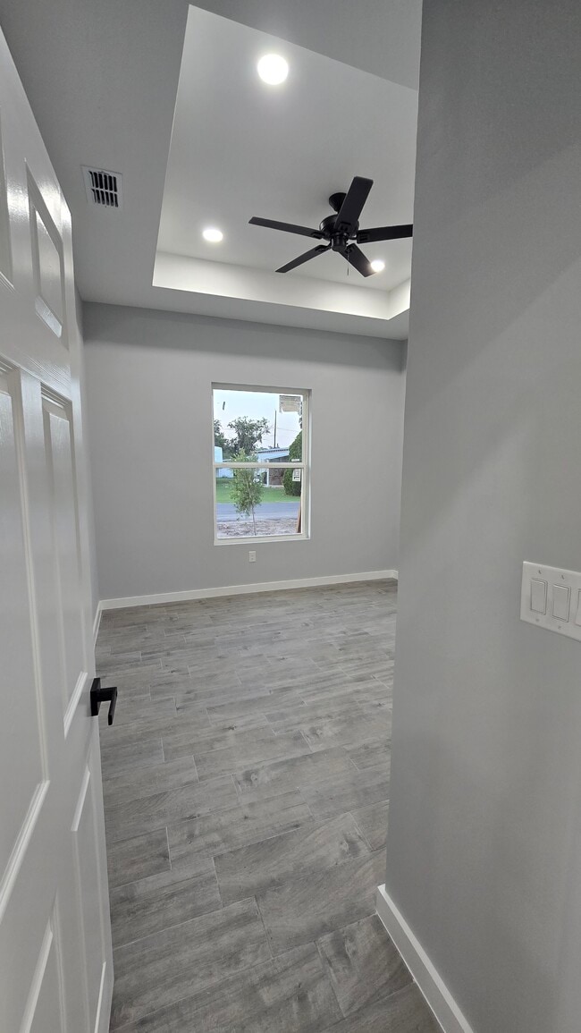 Building Photo - 15728 Palm Vista Dr
