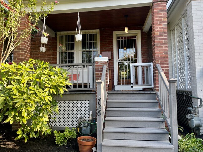 Building Photo - 726 Fairmont St NW