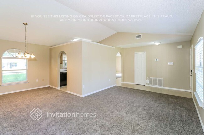 Foto del edificio - 7681 Greenboro Dr