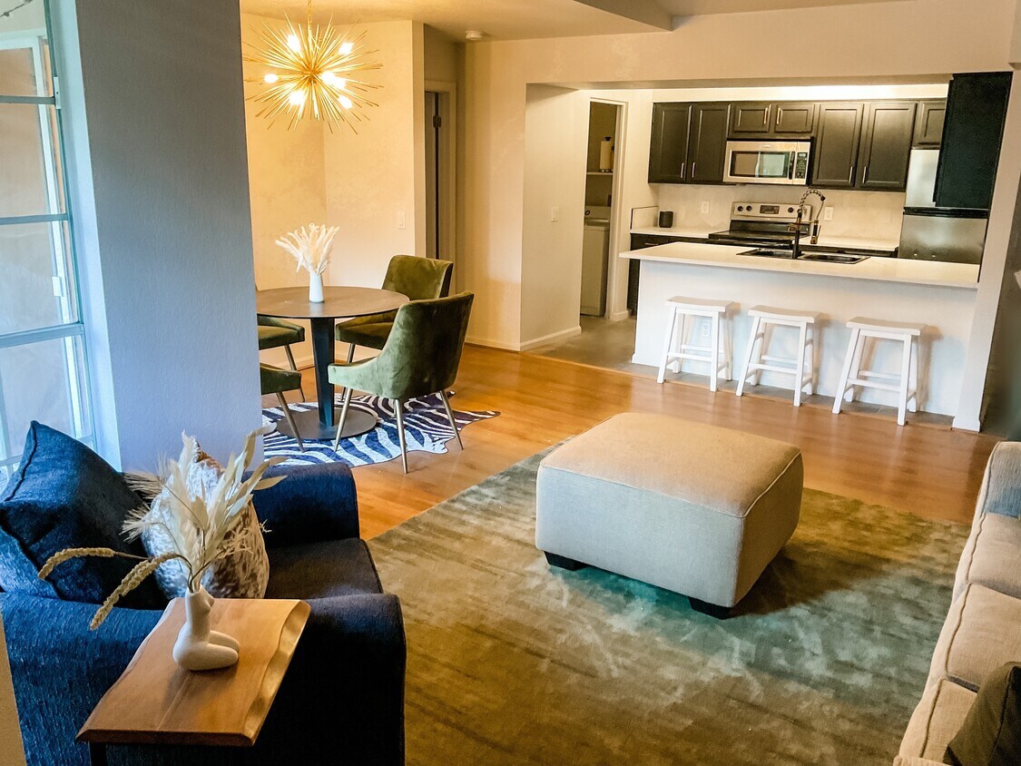 open kitchen to living room - 200 E SOUTHERN Ave