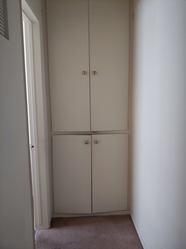 Hallway Storage - 420 N San Gabriel Ave
