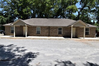 Building Photo - 333 Rossview Rd