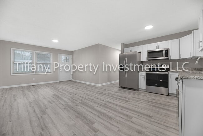 Building Photo - 2331 Woodleaf Dr