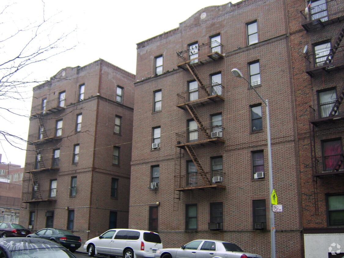 Foto del edificio 1/10/07 - 1585 E 172nd St