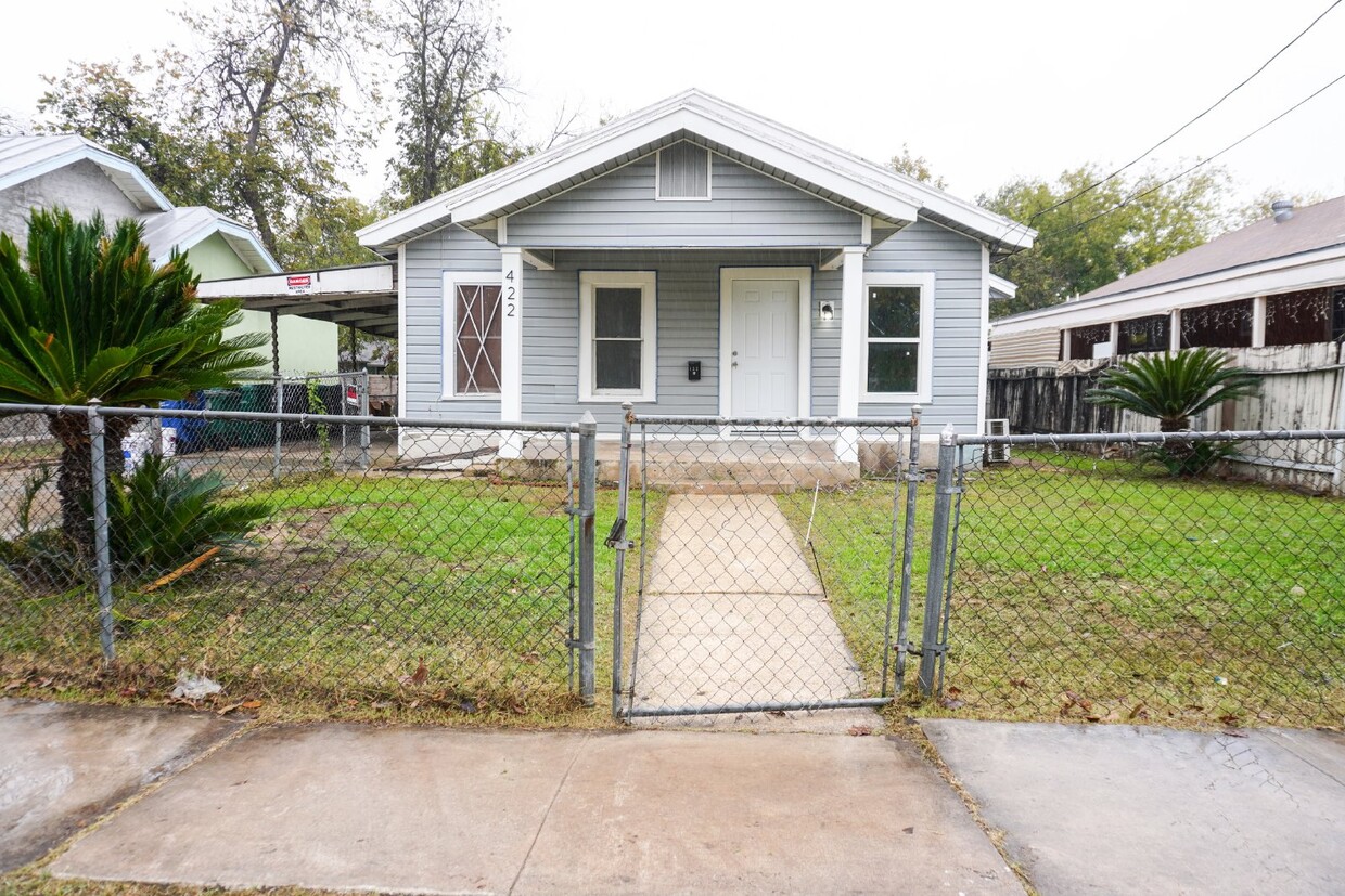 Primary Photo - Renovated Denver Heights Lease