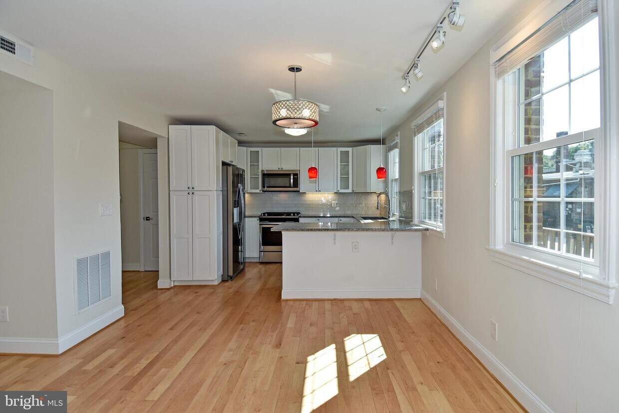 2732 Ordway St NW Unit 2, Washington, DC 20008 Room for Rent in