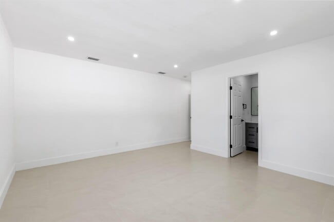 Foto del edificio - 6573 Eaton St