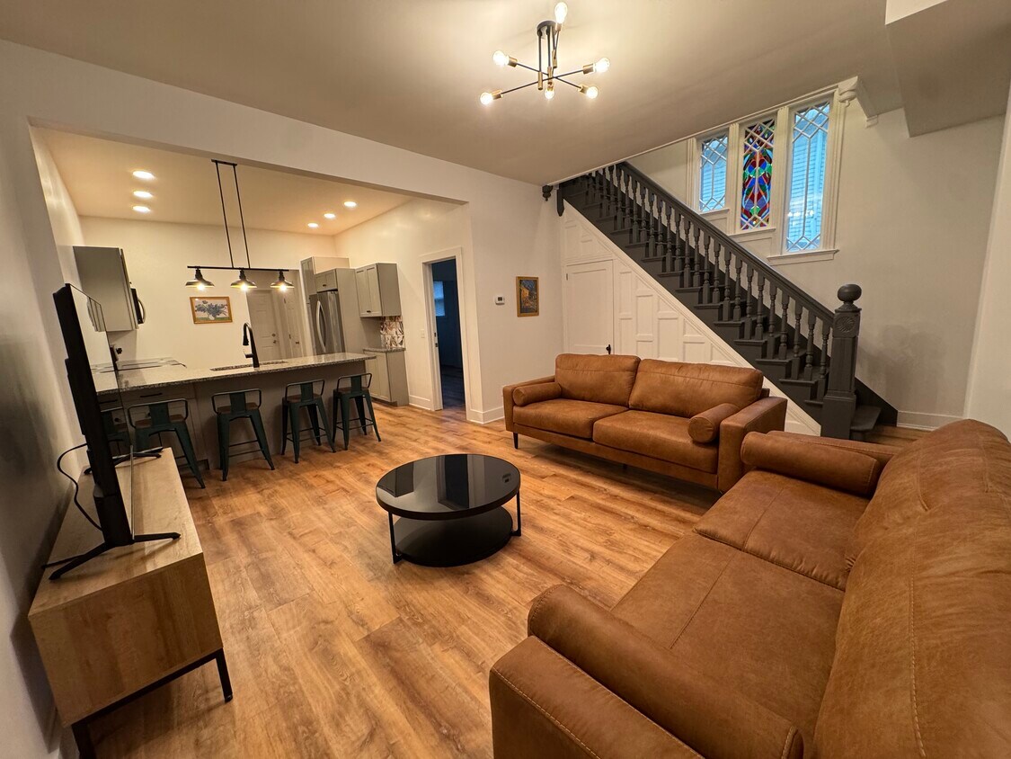 Foto principal - 112 Chapin St