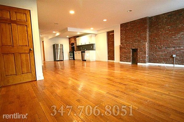 Building Photo - 250 Monroe St