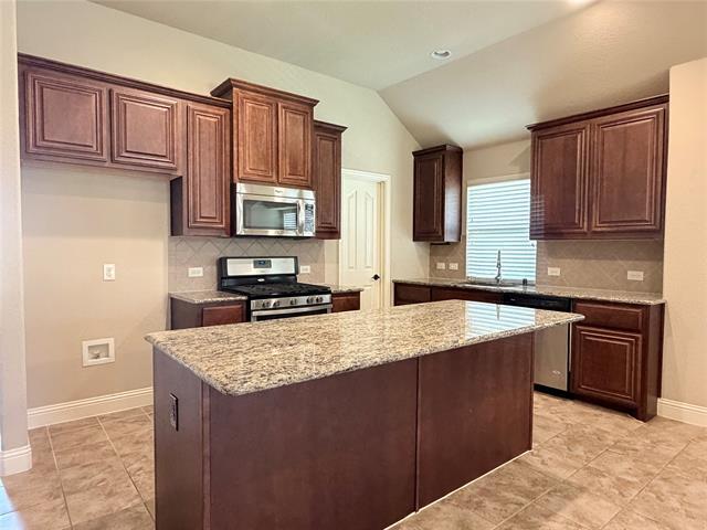 Building Photo - 704 Lighthouse Ln