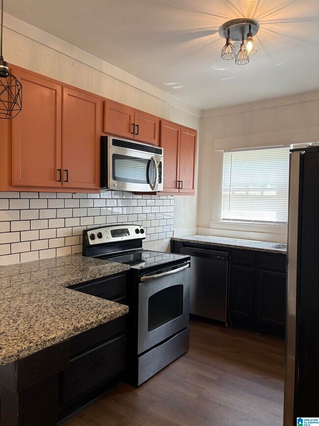 Foto del edificio - 1227 8th Ave W