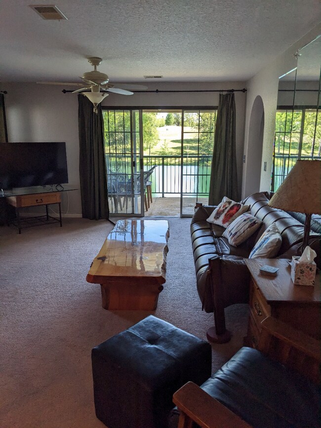 Foto del edificio - 180 W Rockford Dr