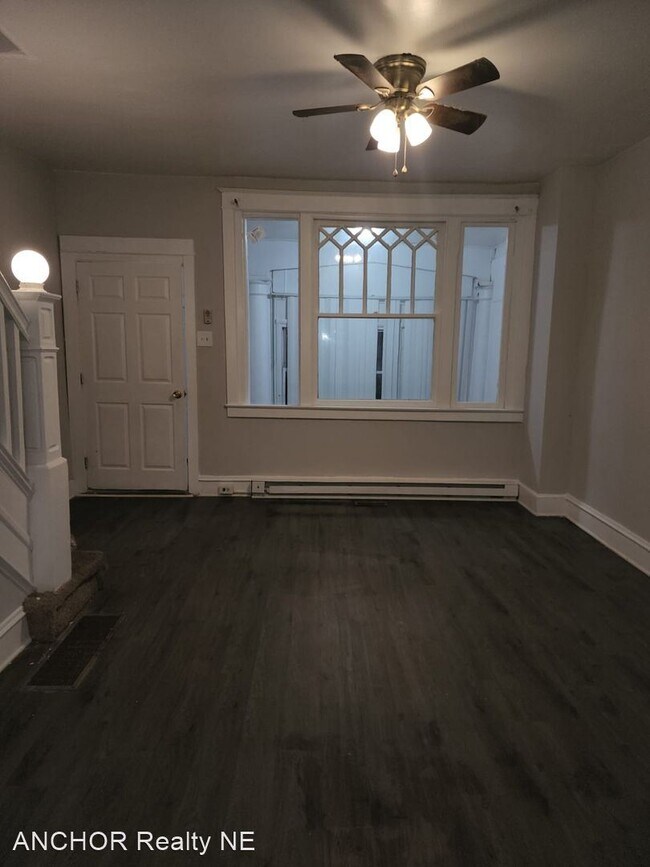 Building Photo - 3 br, 1 bath House - 157 E. Albanus St.