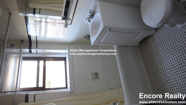 Foto del edificio - 349 Pleasant St