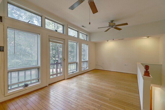 Foto del edificio - Loft Style Living!