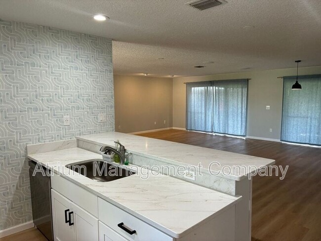 Building Photo - 10647 Deergrass Ln