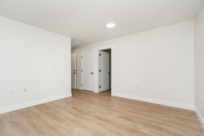 Photo du bâtiment - BASEMENT-19XX-BASEMENT-1168 168 St