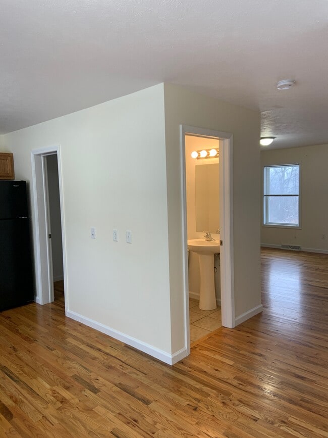 Building Photo - 204 Betsinger Rd