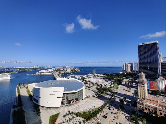 Building Photo - 888 Biscayne Blvd