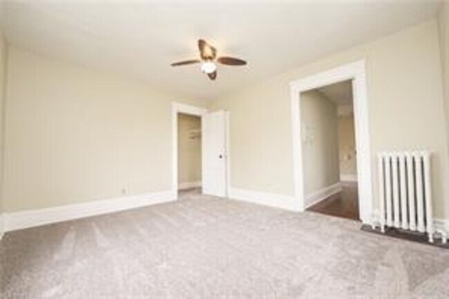 Building Photo - 554 Creedmore Ave