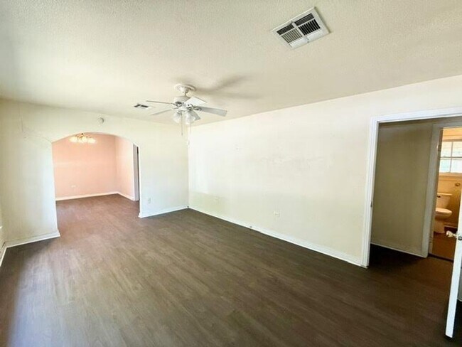 Building Photo - 3716 Parkwood St