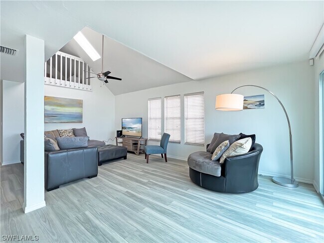 Foto del edificio - 27340 Hickory Blvd