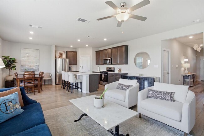 Building Photo - 514 Sun Grv Trl