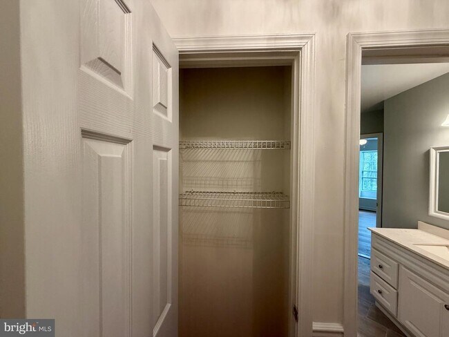 Foto del edificio - 12481 Hayes Ct