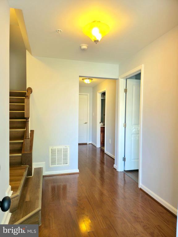Building Photo - 5323 Smith's Cv Ln