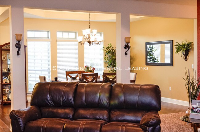 Building Photo - 648 Parish Lakes Dr