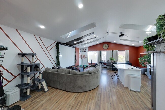 Foto del edificio - 33 Ridge Rd