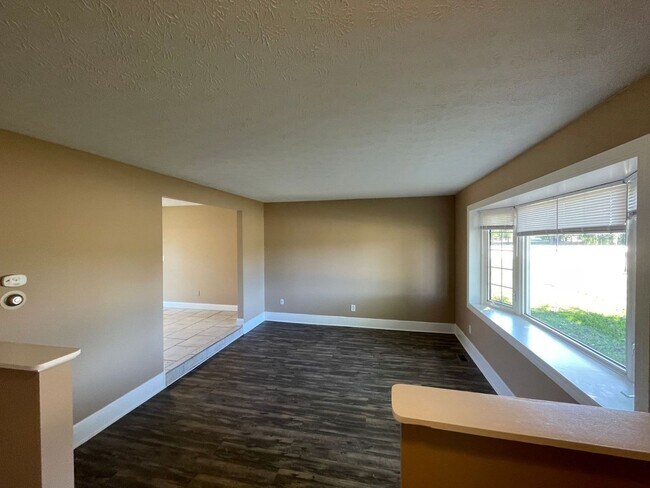 Building Photo - 5166 Groh Ln