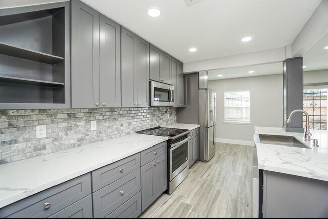 Foto del edificio - 14571 Misty Meadow Ln