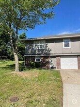 Building Photo - 409 NE Westwind Dr