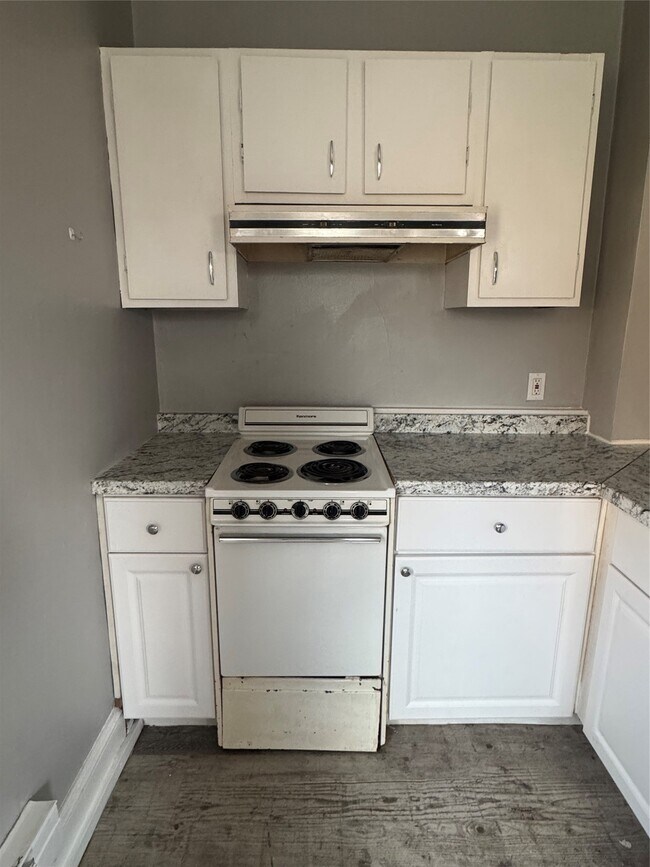 Foto del edificio - 46 Lake Ave