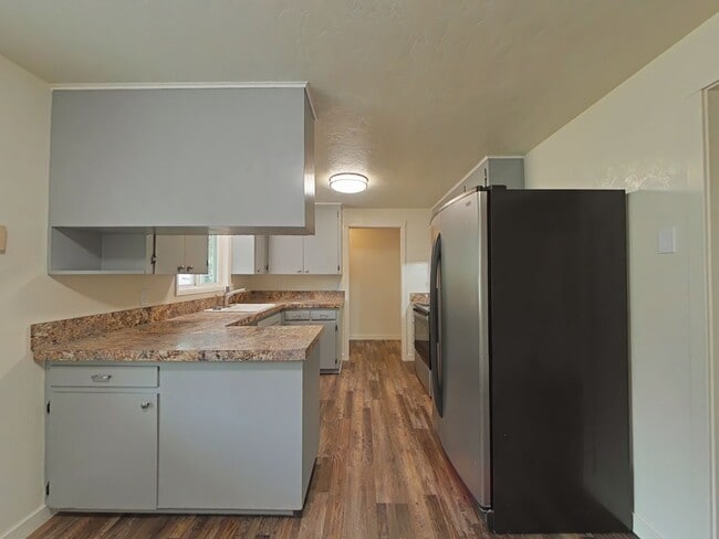 Building Photo - 3 Bedroom House ~ North Albany ~ Pet Friendly