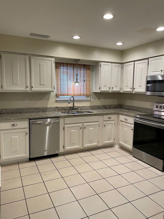 Building Photo - Beach Happy! Spacious Townhome "ASK ABOUT ...