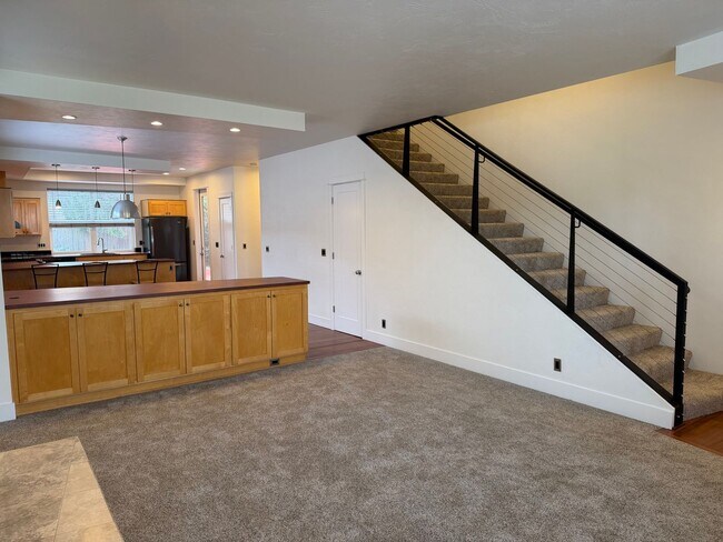 Foto del edificio - Beautiful 3 bedroom 2.5 bathroom house in a great neighborhood!