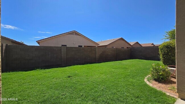 Foto del edificio - 12523 W Estero Ln