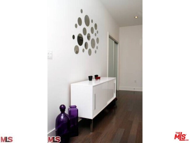 Foto del edificio - 1700 Sawtelle Blvd