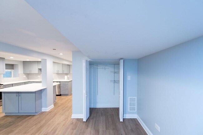 Foto del edificio - 1 bedroom in Chicago IL 60640