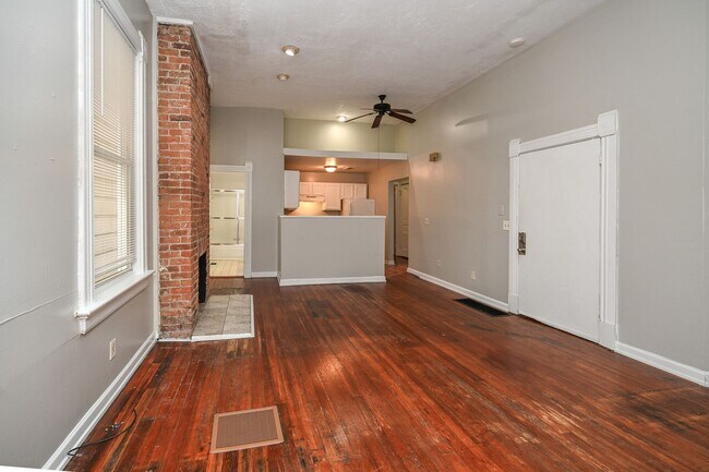 Building Photo - 2667 Bellevue Ave