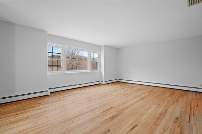 Foto del edificio - Croton On Hudon 4-Bedroom 2.5-Bathroom Home