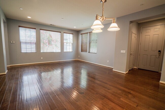 Building Photo - COMING SOON! West Creek 3 Bedroom Rental H...