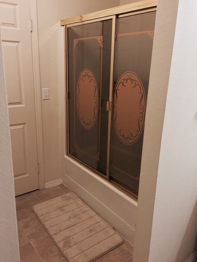 Building Photo - 4210 E 2nd Ave