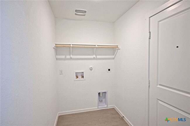 Foto del edificio - 321 W Mill St