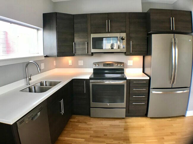 Building Photo - 2803 W 52nd Ave