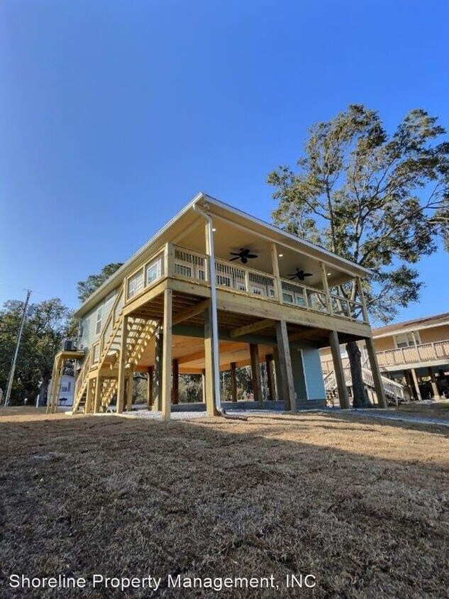 2 br, 2 bath House 8716 W. Simmons Bayou House Rental in Ocean