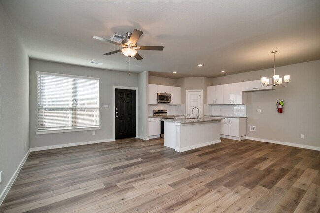 Foto del edificio - GORGEOUS 2 BEDROOM FOUR PLEX LOCATED IN MIDLOTHIAN ISD!