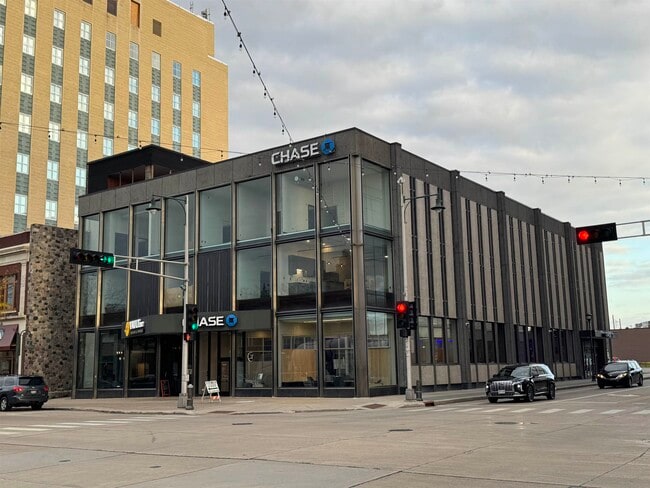 Building Photo - 200 W College Ave